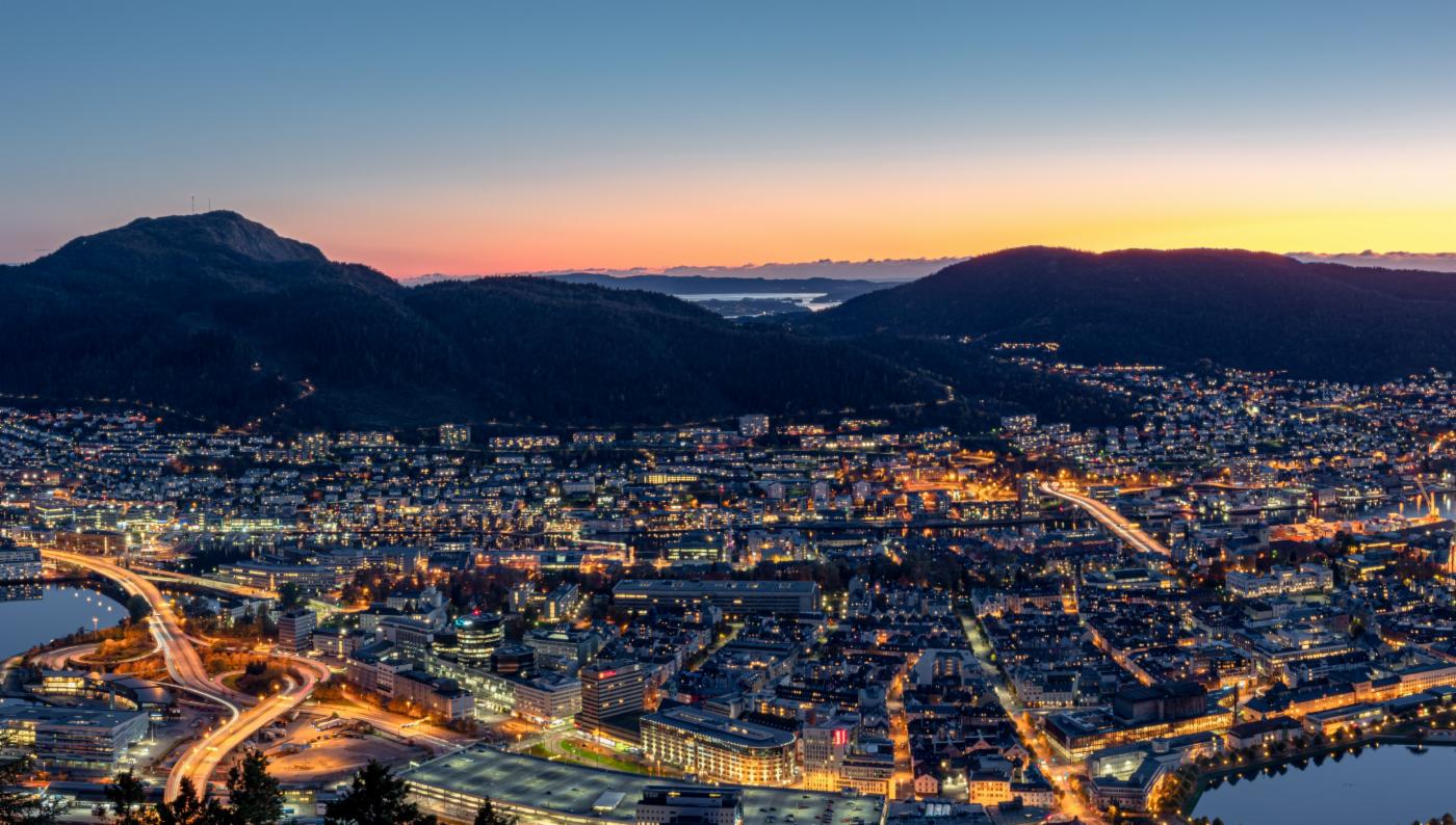 Utsikt over Bergen om kvelden. Foto tatt av Gettyimages